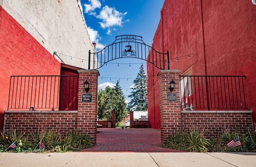 Ovid Apartment | Ovid Inn for Small Private Groups