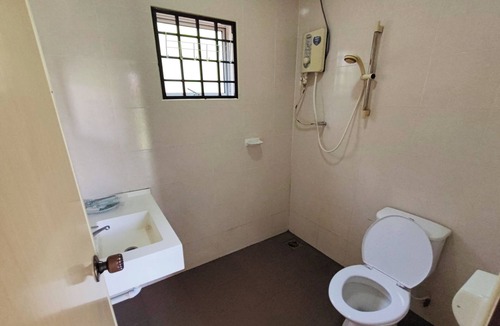 Sitiawan House | Ovilla Home B&B