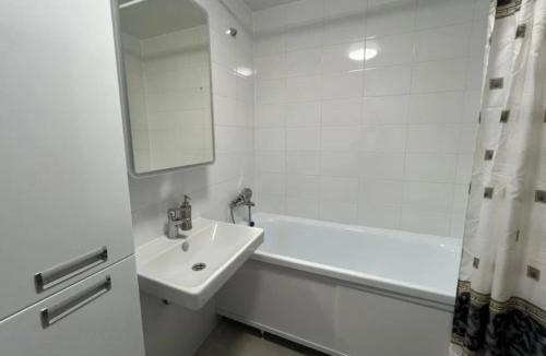 Les Longs Champs House | OW Homes - 1 BD