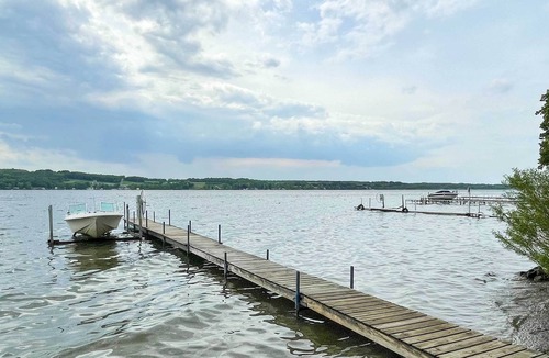 Town of Owasco House | Owasco Lake Getaway with Private Yard + Views!