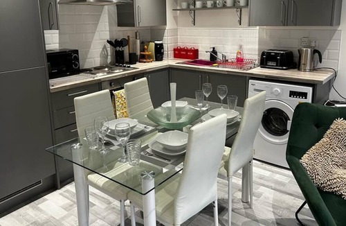 Tipton House | Owens' House - 3 Bed 2 Bath Relocation Corporate Stay