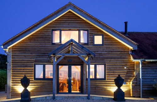 Cuddesdon House | Owl Barn, Sleeps 10 guests, pet friendly