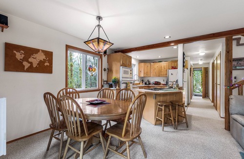 Baring House | Owl Be Back Spacious, peaceful, private riverfront