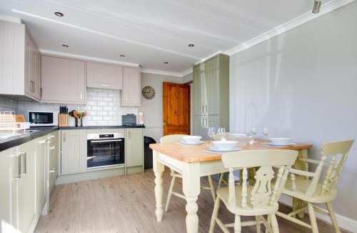 Holt House | Owl Cottage