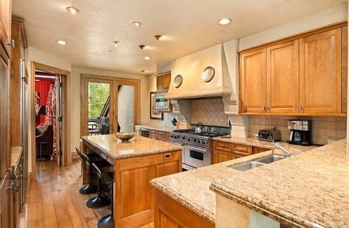 Snowmass Village House | Owl Creek 20 | Luxury family home with private balcony, deck, hot tub, and patio - near lifts!