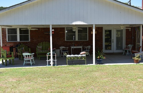 Checotah House | OWL LITTLE LAKE HOUSE A FUN WALK TO SANDY BEACH
