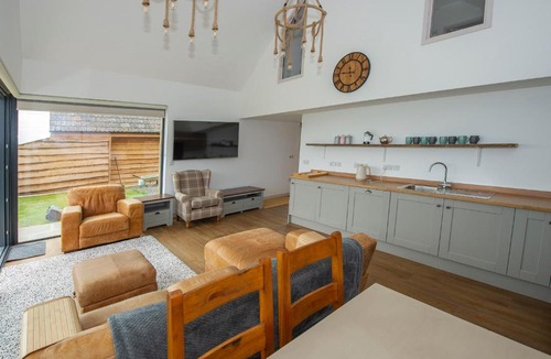 Wedmore House | Owl Lodge