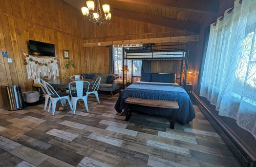 Grand Marais Hotel | Owl's Nest at Feather Nest Inn