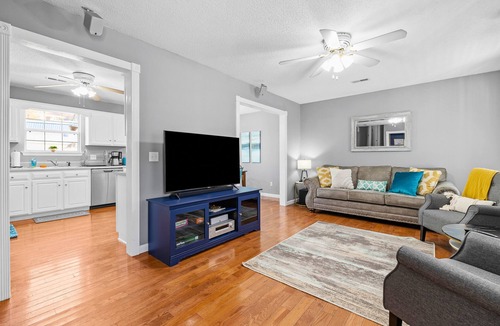 Collegedale House | Owl's Nest: Modern Cottage, Spacious Yard