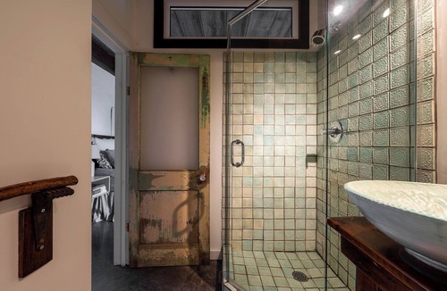 Carrying Place Hotel | Owl's Nest Suites