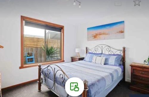 Cowes House | OwLHouse on Island