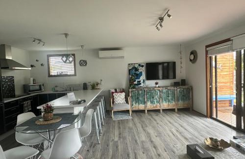 Cowes House | OwLHouse on Island