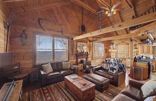 Valley Head Cabin | Owl’s Hollow - Stunning Brow View