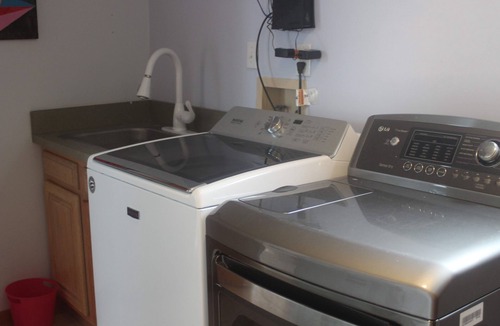 South Nags Head House | Owner Managed, Pool, Hot Tub, EV Charger, Putt Putt, Corn Hole, Linens Included…