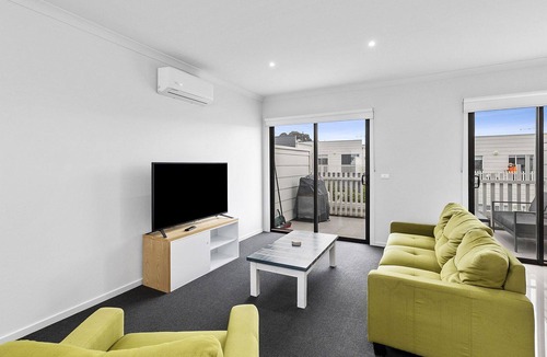 Whittington Apartment | Oxford Central Geelong 5