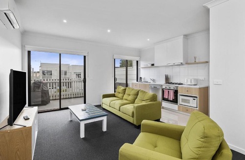 Whittington House | Oxford Central Geelong 5