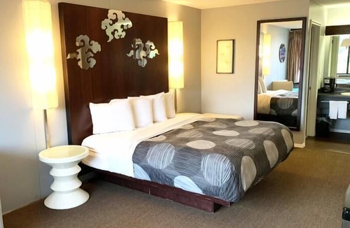 Ozark Hotel | Oxford Inn Ozark