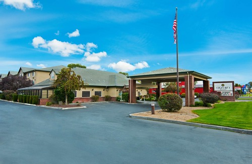 Hermiston Hotel | Oxford Suites Hermiston