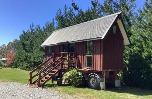 Mount Olympus Ski Field House | Oxford Tiny House