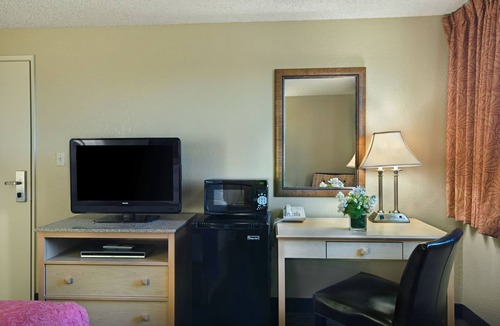 Lancaster Hotel | Oxnard Inn Lancaster