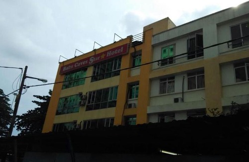 Medan Batu Caves Hotel | OYO 1055 Batu Caves Star Hotel