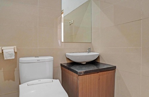 Jakarta Hotel | OYO 170 RBN Stays