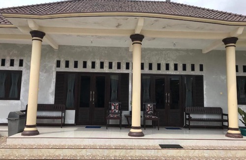 Tjimadja Hotel | OYO 2681 Pondok Mutiara