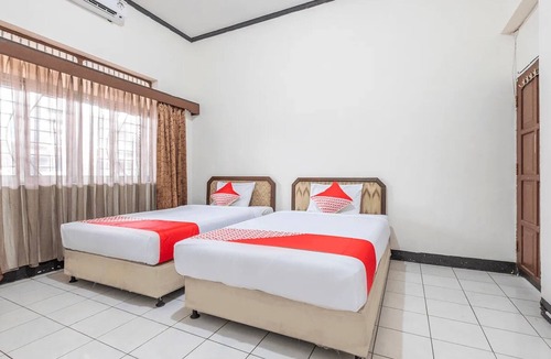 Makassar Hotel | OYO 2703 Hotel Transit 1