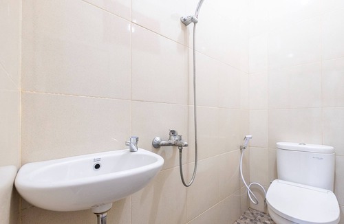 Makassar Hotel | OYO 2703 Hotel Transit 1