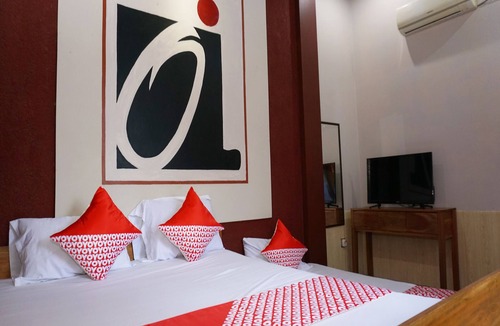 Panimbang Hotel | OYO 2860 The Castury Homestay Syariah