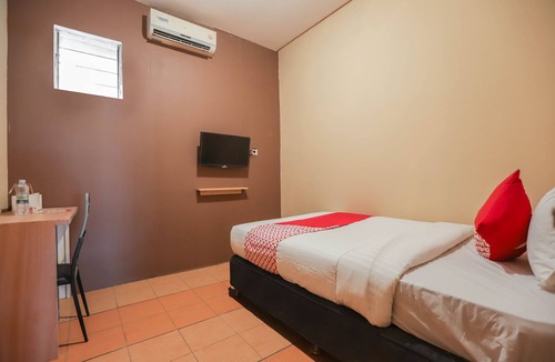 Tangerang Hotel | OYO 298 Gemilang Guesthouse