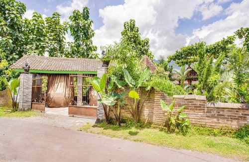 Borobudur Hotel | OYO 3483 Borobudur Cottage