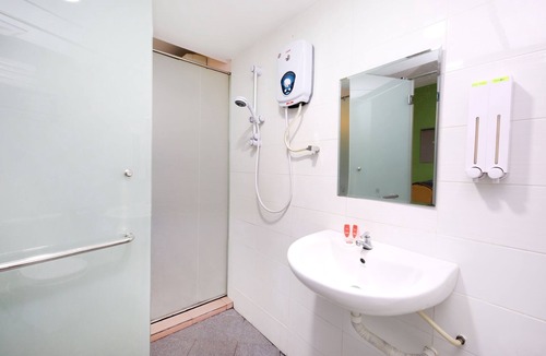 Bahau Hotel | OYO 816 Hotel De Kiara