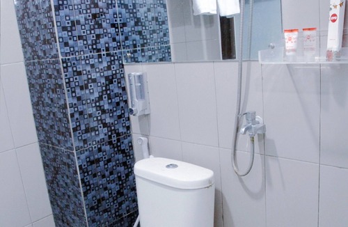 Palu Hotel | OYO 861 R Four Hotel