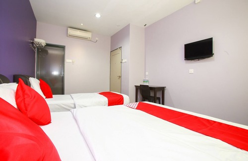 Teluk Intan Hotel | OYO 89332 DE Hotel