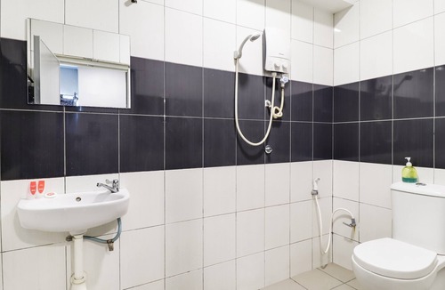 Batu Caves Hotel | OYO 89381 Moonnight Hotel