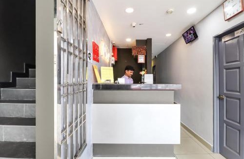 Batu Caves Hotel | OYO 89381 Moonnight Hotel