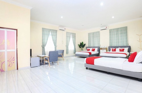 Kampong Raja Hotel | OYO 89607 Aloha Chalet