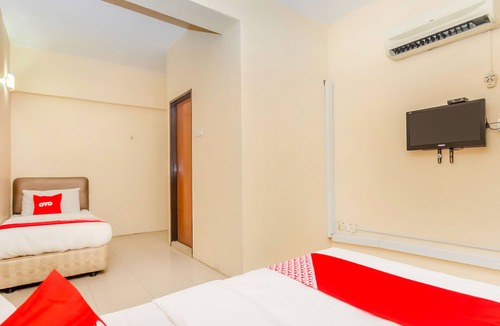 Daerah Kulai Hotel | OYO 89703 B Link Hotel