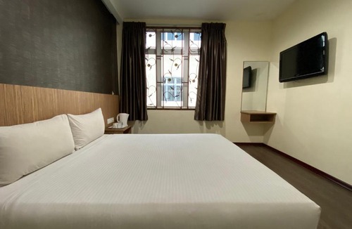 Ayer Hitam Hotel | OYO 89752 7 Days Express Hotel