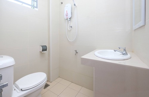 Teriang Hotel | OYO 89877 Sun Triang Hotel