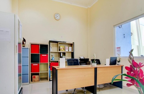 Senen Hotel | OYO 90141 3a Syariah