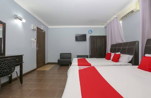 Kampung Padang Luas Hotel | OYO 90145 D'sofwa Inn