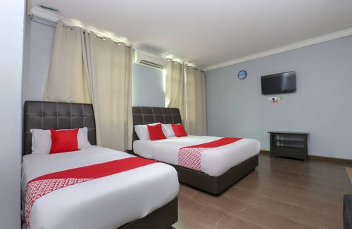 Kampung Padang Luas Hotel | OYO 90145 D'sofwa Inn