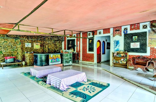 Cikarang Hotel | OYO 90222 Lafa Park Syariah