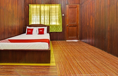 Bachok Hotel | OYO 90278 Redzwan's Beach Resort