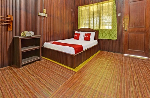 Bachok Hotel | OYO 90278 Redzwan's Beach Resort