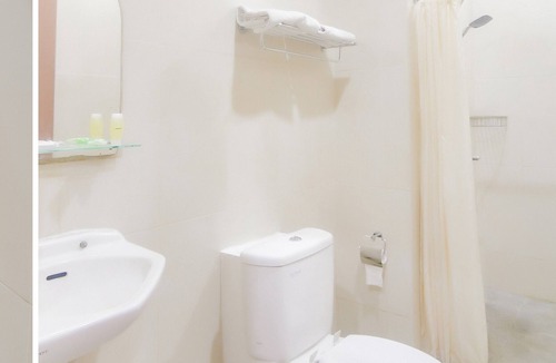 Manado City Centre Hotel | OYO 90312 Bahu Bay Hotel