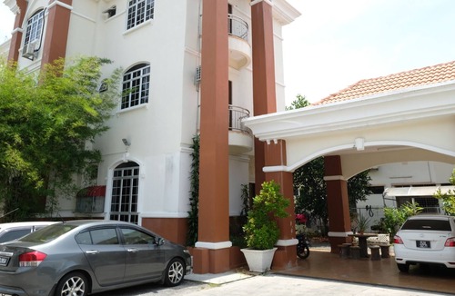 Kota Bharu Hotel | OYO 905 Hotel De'Light Villa