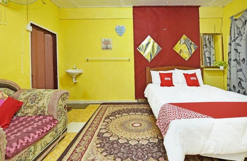 Kampung Merang Hotel | OYO 90519 Sibling Cottage